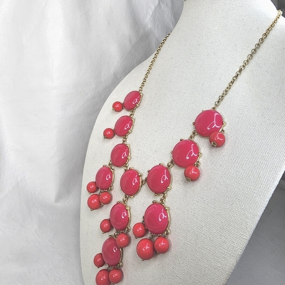 Erica Lyons Bubble Necklace Pink and Gold Tone Statement Necklace NWT - Picture 4 of 14